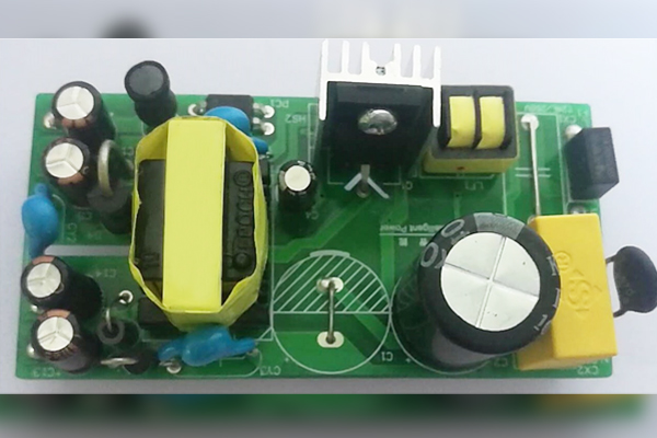 開關電源中變壓器初、次級線圏之間的屏蔽層脈沖騷擾的失效分析