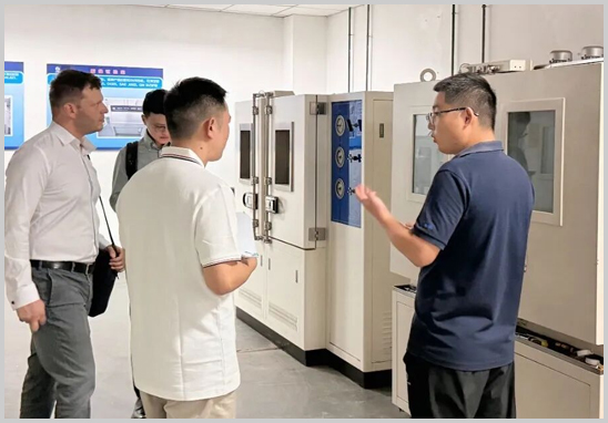 RINA(意大利船級社)一行到訪優(yōu)科南京汽車檢測實驗室-2.jpg RINA(意大利船級社)一行到訪優(yōu)科南京汽車檢測實驗室-2.jpg